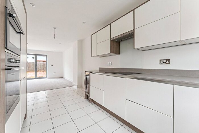 4 Bedroom Semi-Detached House For Sale In Dale Way, Heyford Park, Upper Heyford, Bicester, OX25