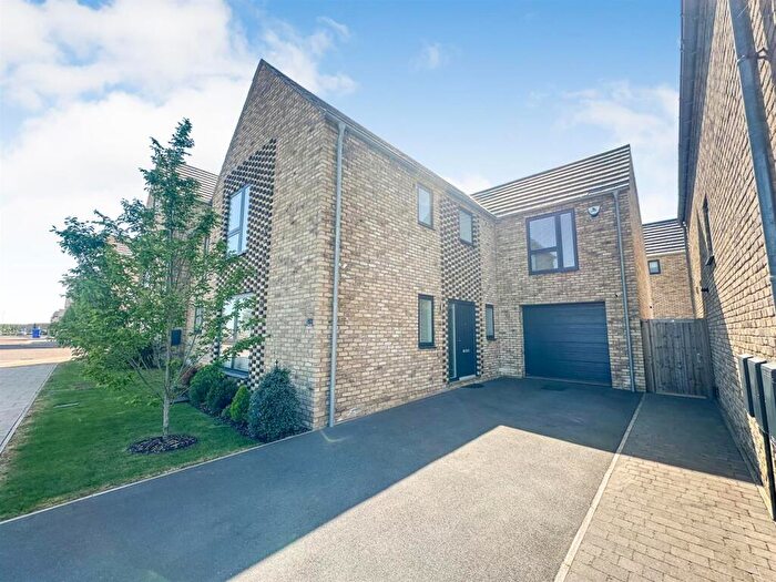 4 Bedroom Detached House For Sale In Park View, Corby, NN17