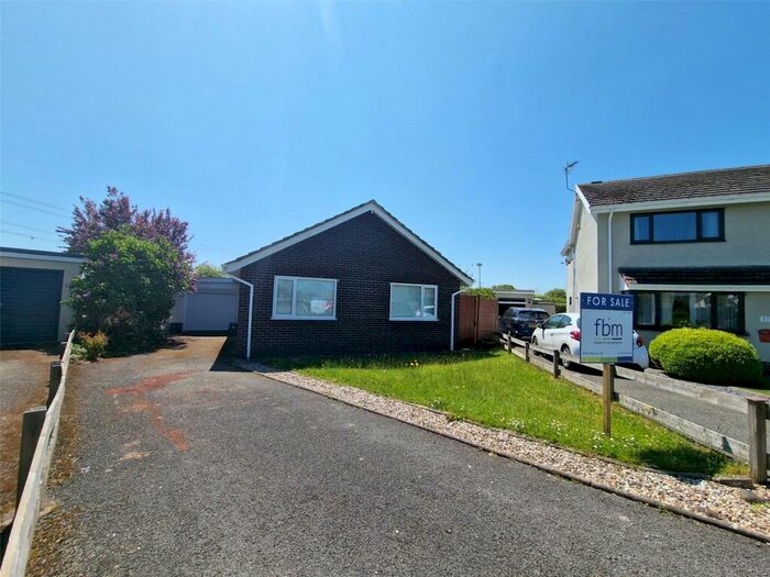 3 Bedroom Bungalow For Sale In Crickmarren Close, Pembroke, Pembrokeshire, SA71