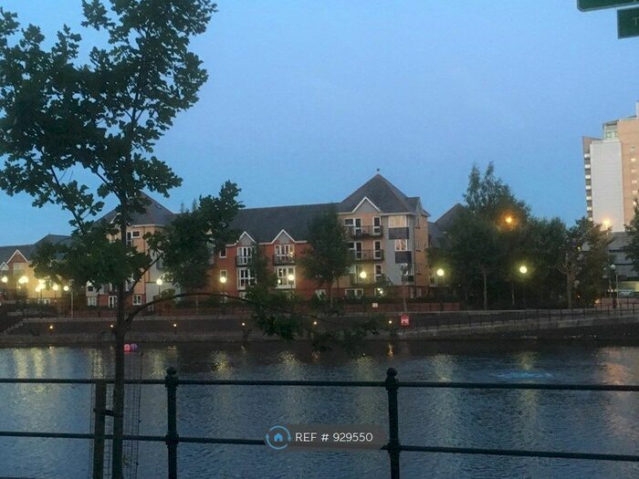 2 Bedroom Flat To Rent In Winnipeg Quay, Salford, M50