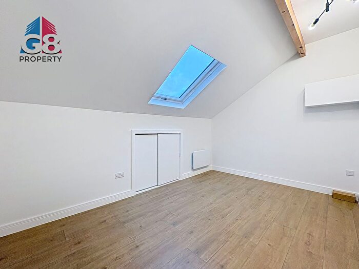 2 Bedroom Flat To Rent In Barnsley, S70