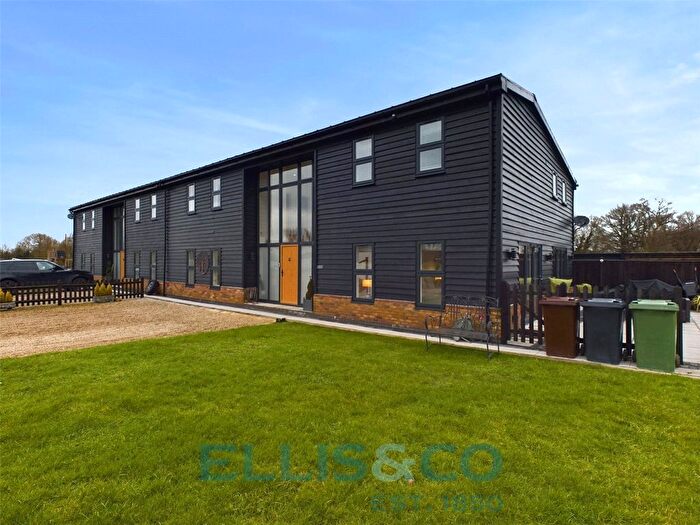 4 Bedroom Barn Conversion For Sale In Willow Lane, Paddock Wood, Tonbridge, Kent, TN12