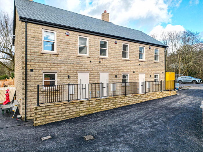 2 Bedroom End Of Terrace House To Rent In Whaley Bridge, High Peak, Derbyshire, SK23