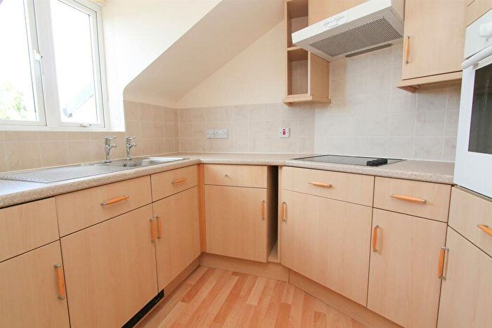 1 Bedroom Apartment For Sale In Hampton Lodge, Cavendish Road, South Sutton, SM2