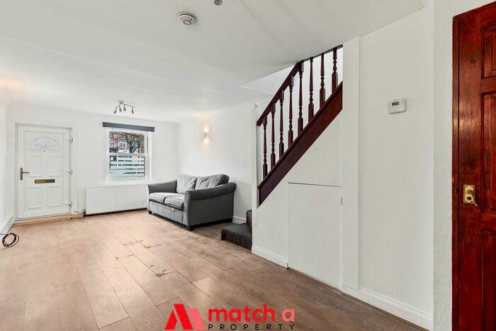 2 Bedroom End Of Terrace House To Rent In St Marys Square, Ealing, London, W5
