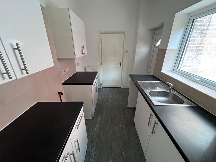 2 Bedroom Flat To Rent In Ripon Street, Gateshead, NE8