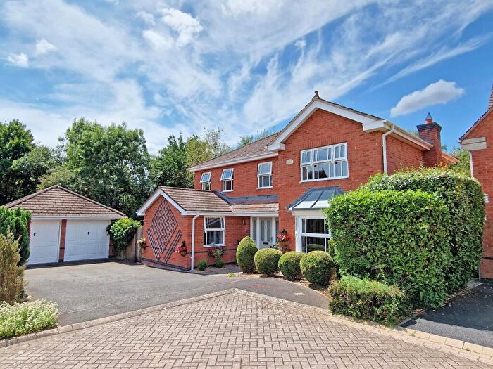 4 Bedroom Detached House For Sale In Primrose Drive, Bicester, OX26