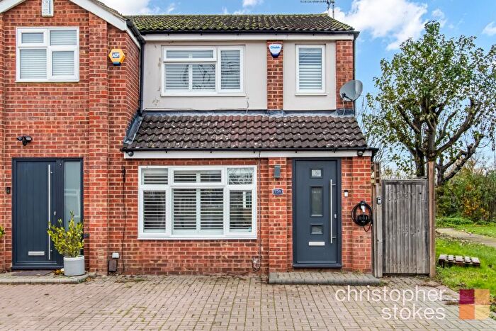 3 Bedroom End Of Terrace House For Sale In Herongate Road, Cheshunt, Hertfordshire, EN8