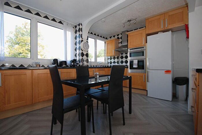 4 Bedroom Terraced House To Rent In St James Crescent, Brixton, SW9