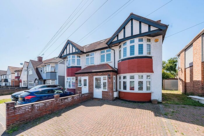 3 Bedroom Semi-Detached House For Sale In Richmond Avenue, Hillingdon, UB10