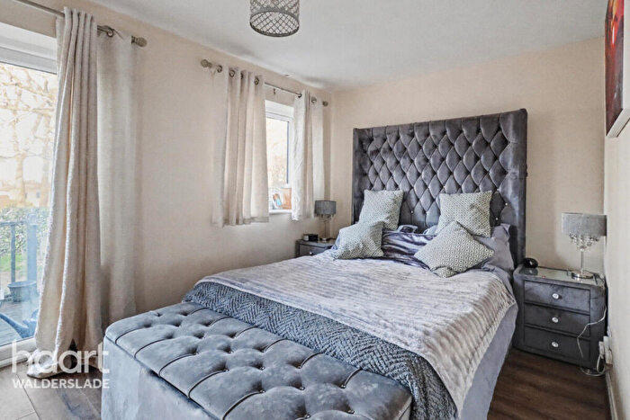 3 Bedroom Link Detached House For Sale In Brindle Way, Chatham, ME5