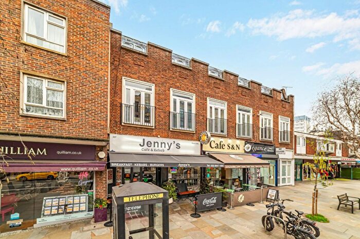 1 Bedroom Flat For Sale In High Street, Brentford, TW8