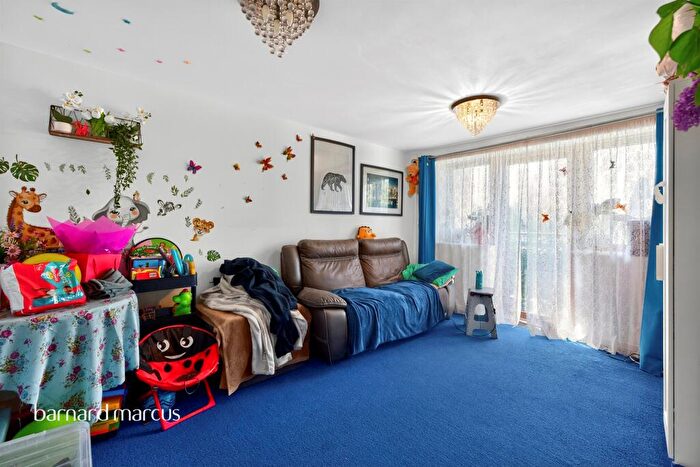 1 Bedroom Flat For Sale In Staffordshire Street, London, SE15