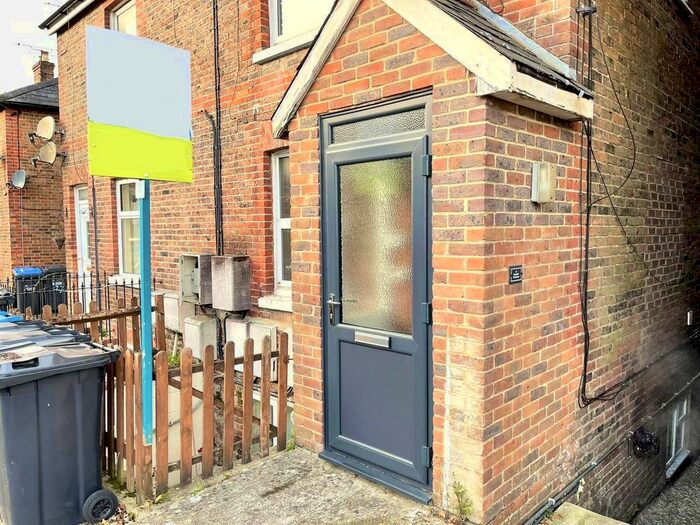 1 Bedroom Flat To Rent In Queens Road, East Grinstead, West Sussex RH19