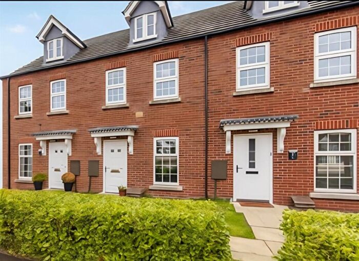 3 Bedroom Semi Detached House For Sale In Foxglove Court, Spalding, PE11