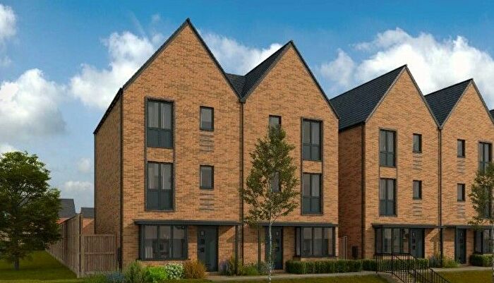 4 Bedroom Semi Detached House For Sale In Lake Close, Swindon, SN3