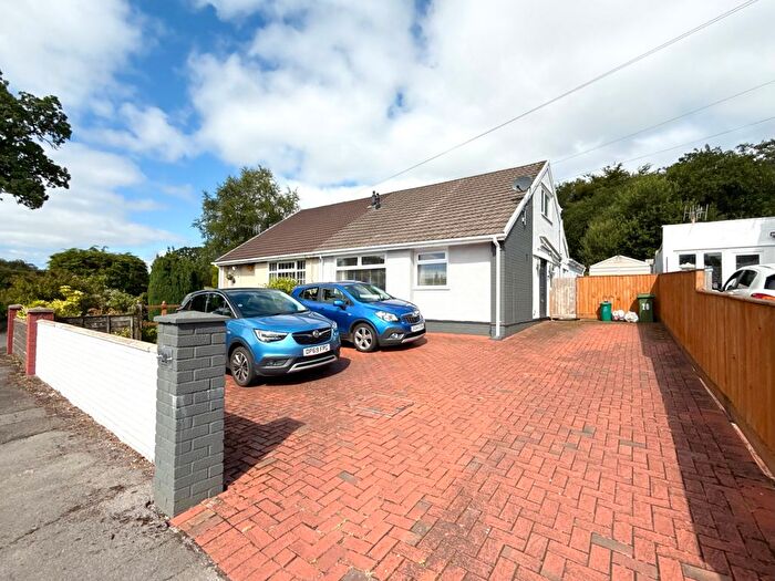 3 Bedroom Semi-detached Bungalow For Sale In Bryn Onnen, Penderyn, Aberdare, CF44