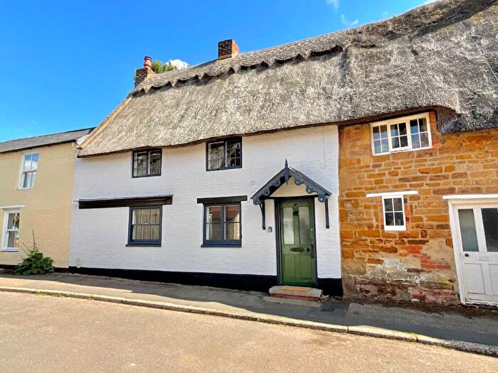 3 Bedroom Terraced House For Sale In Sutton Street, Flore, NN7