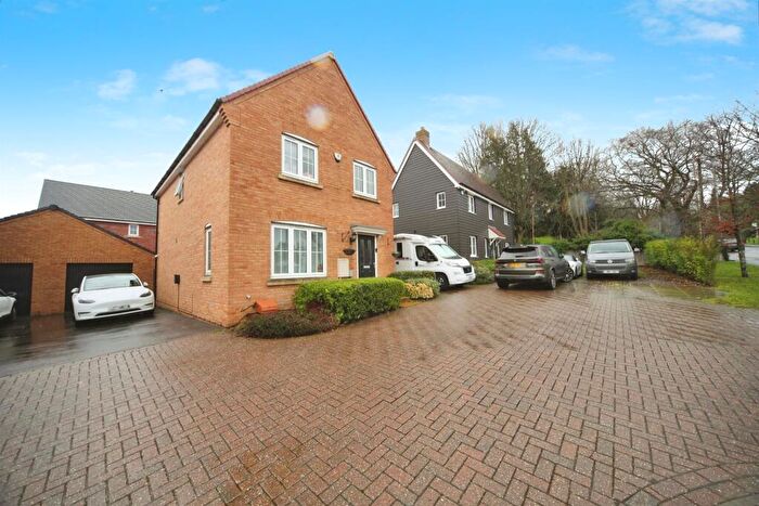 4 Bedroom Detached House For Sale In Bedford Road, Houghton Regis, Dunstable, LU5