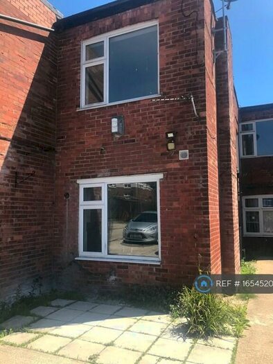 2 Bedroom Flat To Rent In Bournemouth Road, Poole, BH14