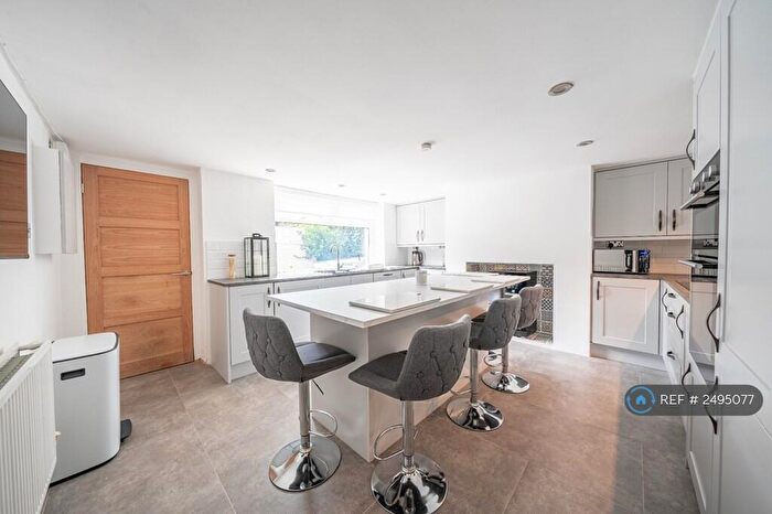 2 Bedroom Terraced House To Rent In Newline, Bradford, BD10