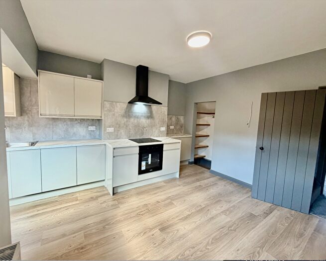3 Bedroom Terraced House To Rent In Canal Wharf, Chesterfield, Derbyshire, S41