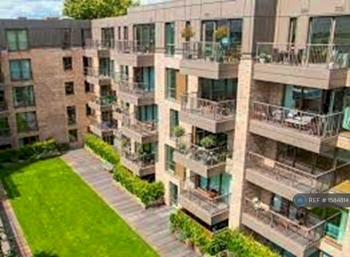 2 Bedroom Flat To Rent In Camberwell Passage, London, SE5