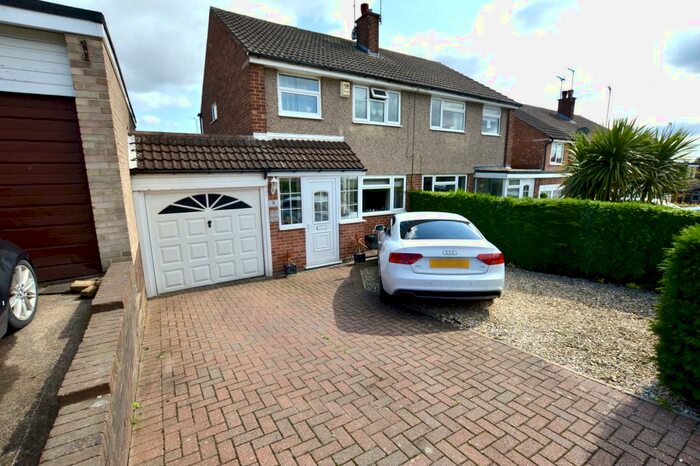 3 Bedroom Semi-Detached House To Rent In Robin Place, Aston, S26