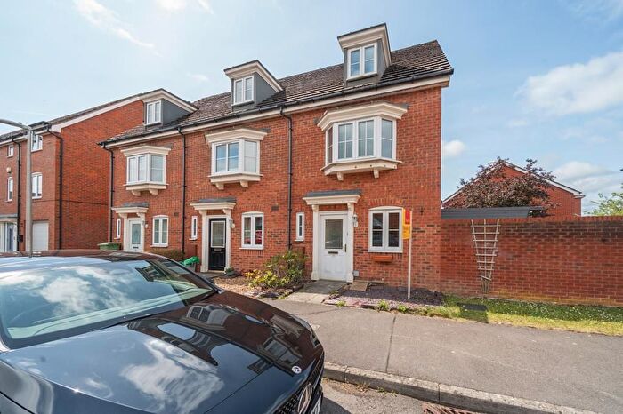 3 Bedroom Town House For Sale In Thatcham, Berkshire, RG19