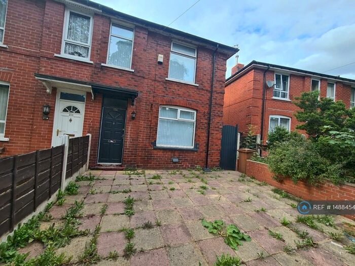 2 Bedroom Semi-Detached House To Rent In Holborn Street, Rochdale, OL11