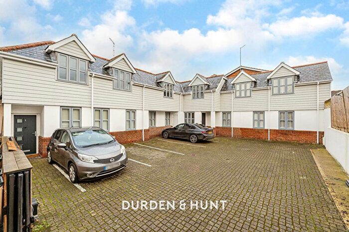 2 Bedroom Flat To Rent In Market Place, Abridge, Romford, RM4