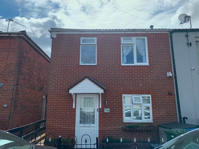 3 Bedroom Semi-Detached House To Rent In Priory Road, Southampton, SO17