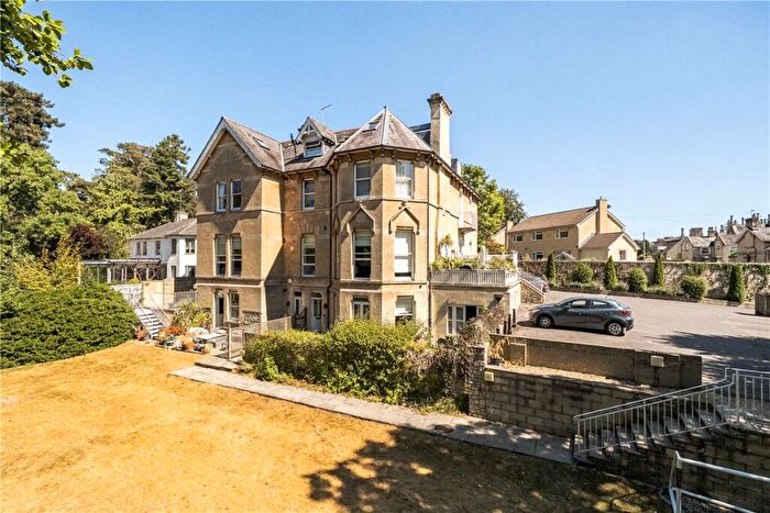 3 Bedroom Apartment For Sale In Weston Lane, Bath, Somerset, BA1