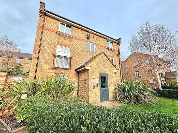 2 Bedroom Apartment To Rent In Nottage Crescent, CM7