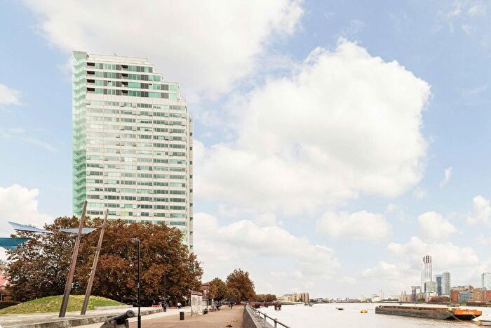 2 Bedroom Flat To Rent In George Beard Road, London, SE8