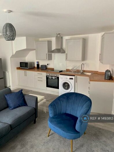 2 Bedroom Maisonette To Rent In The Strand, Exmouth, EX8