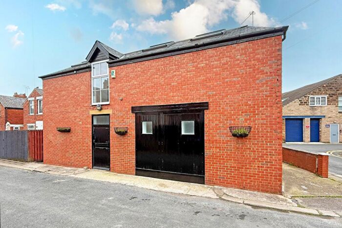 2 Bedroom Detached House For Sale In Grove Park View, Harrogate, HG1