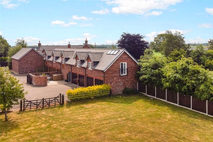 3 Bedroom Detached House For Sale In Stretton Road, Appleton, Warrington, Cheshire, WA4