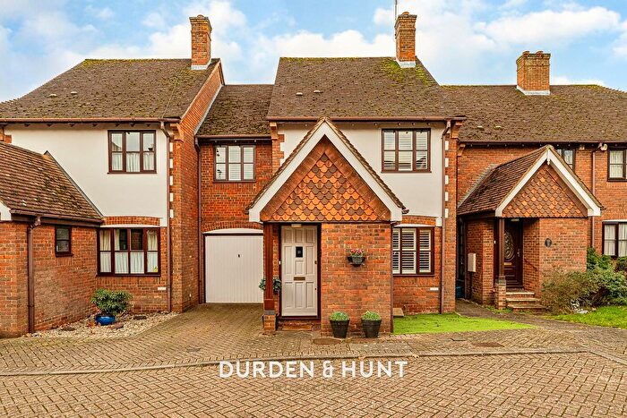 3 Bedroom Semi Detached House For Sale In Colwall Gardens, Woodford Green, IG8