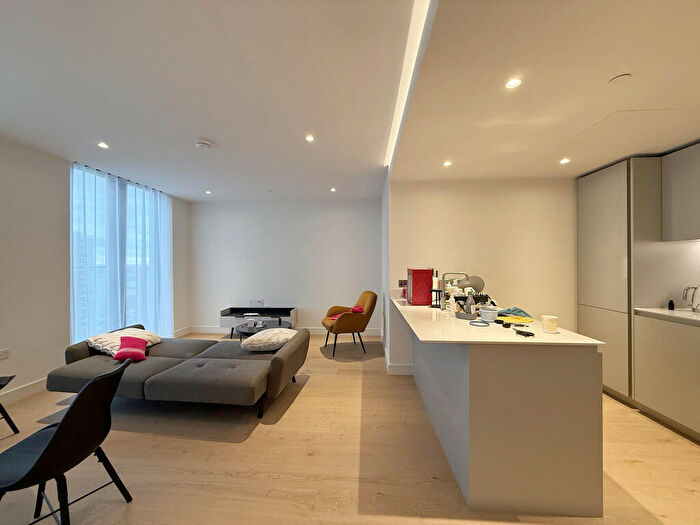 1 Bedroom Apartment To Rent In Marsh Wall, London, E14