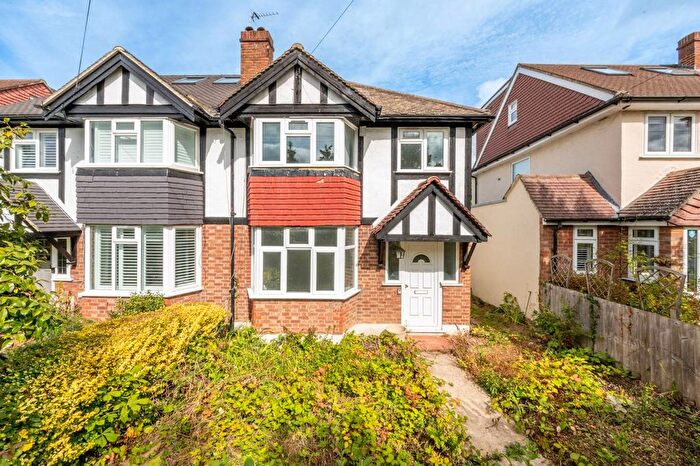 4 Bedroom Cottage To Rent In River Way, Twickenham, TW2