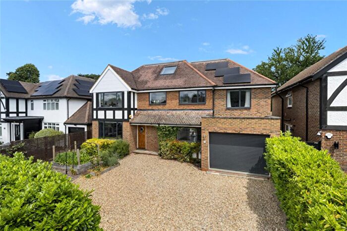 4 Bedroom Detached House For Sale In Knowle Park, Cobham, KT11