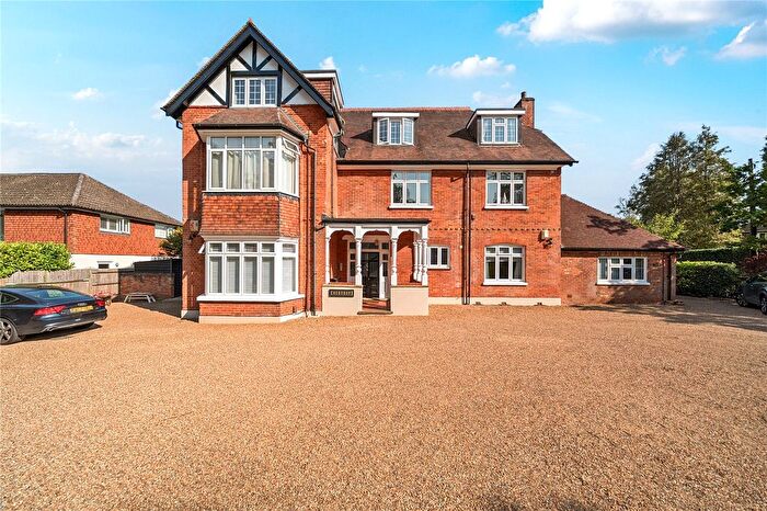 2 Bedroom Flat For Sale In Pembroke Road, Woking, Surrey, GU22