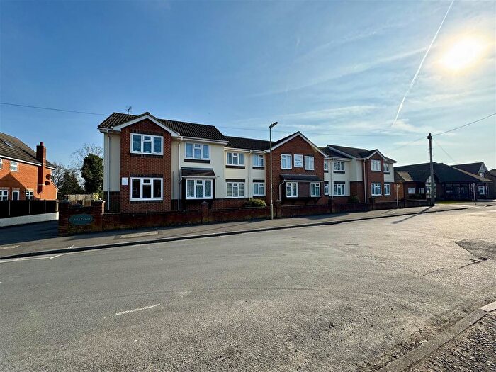 2 Bedroom Flat For Sale In Clarence Road, Fleet, GU51