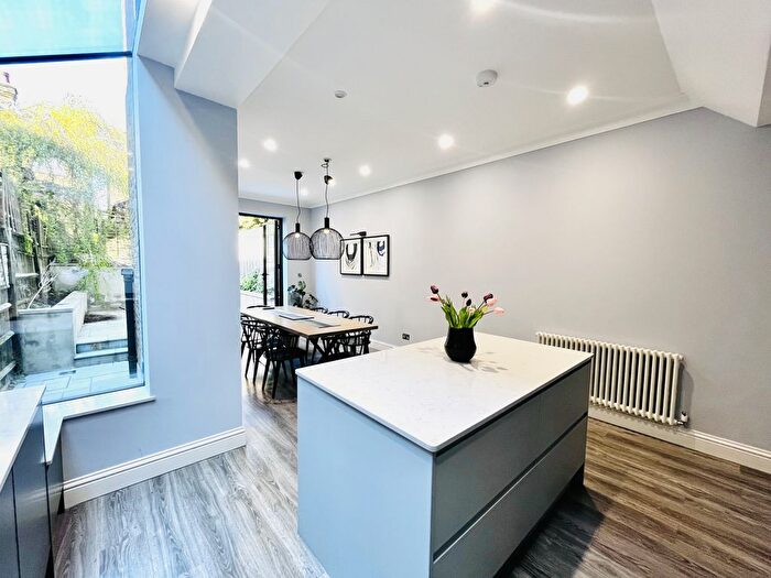 4 Bedroom Terraced House To Rent In Barcombe Avenue, Streatham, SW2