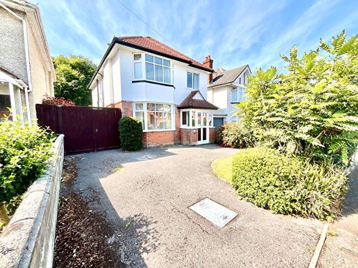 4 Bedroom Detached House For Sale In Arnewood Road, Southbourne, BH6