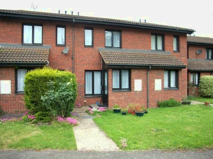 1 Bedroom Terraced House To Rent In Aspen Close, Staines, TW18