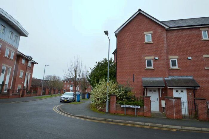 4 Bedroom Town House To Rent In Pickering Street, M15