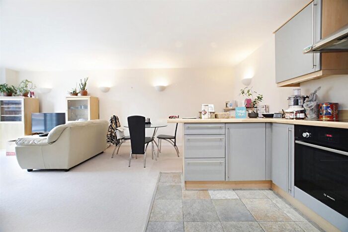 2 Bedroom Flat To Rent In Great Dover Street, London, SE1