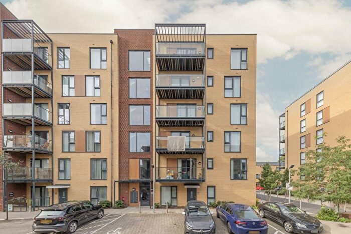 3 Bedroom Flat To Rent In Silverworks Close, London, NW9